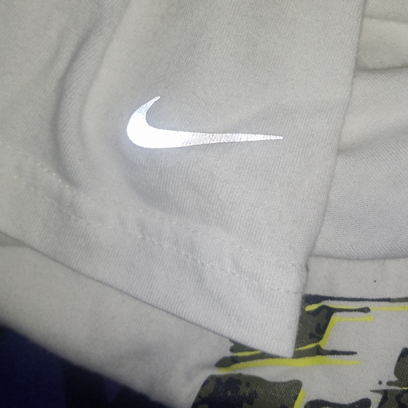 LAST CHANCE SALE ONLY $8Boys Nike Dri Fit "Run To Live" Short  Sleeve Tee Med - Picture 6 of 6